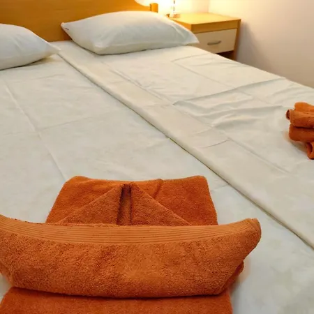 Jure 3* Primošten