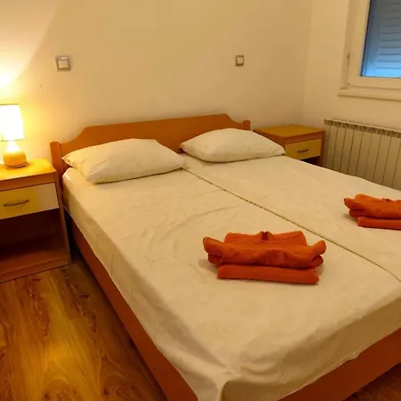 Jure 3* Primošten