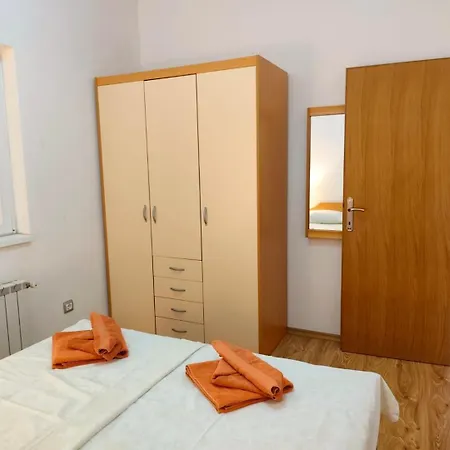 Jure Πανσιόν 3*
